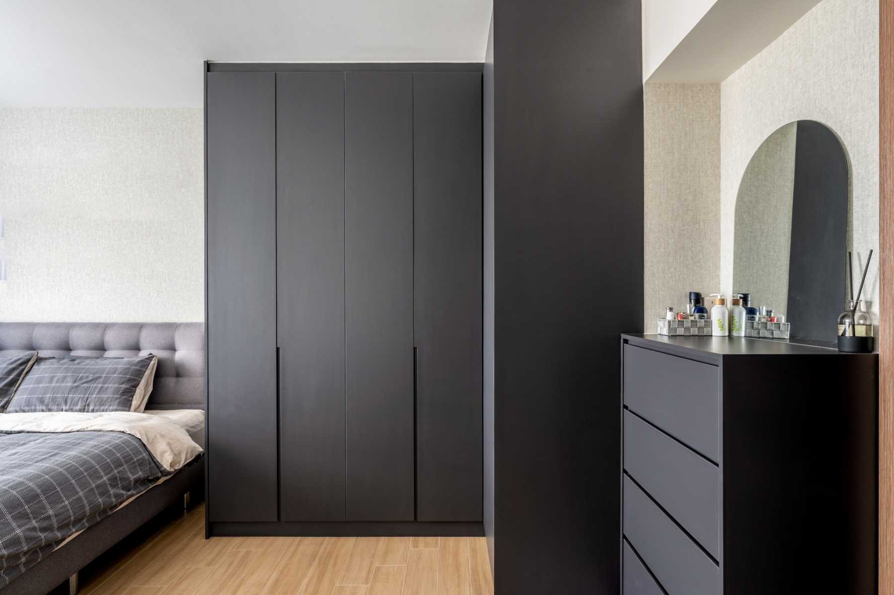 Modern Bedroom with Wood Flooring and Wardrobe
