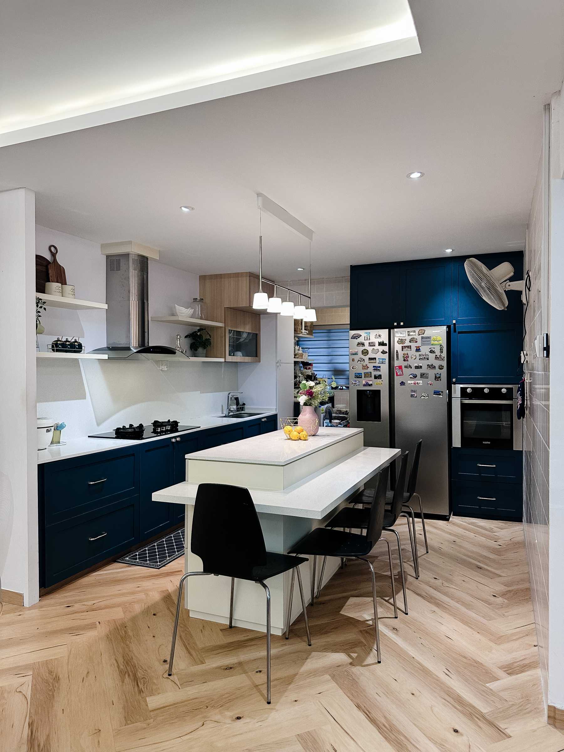 Modern Kitchen with Countertop and Vinyl Flooring