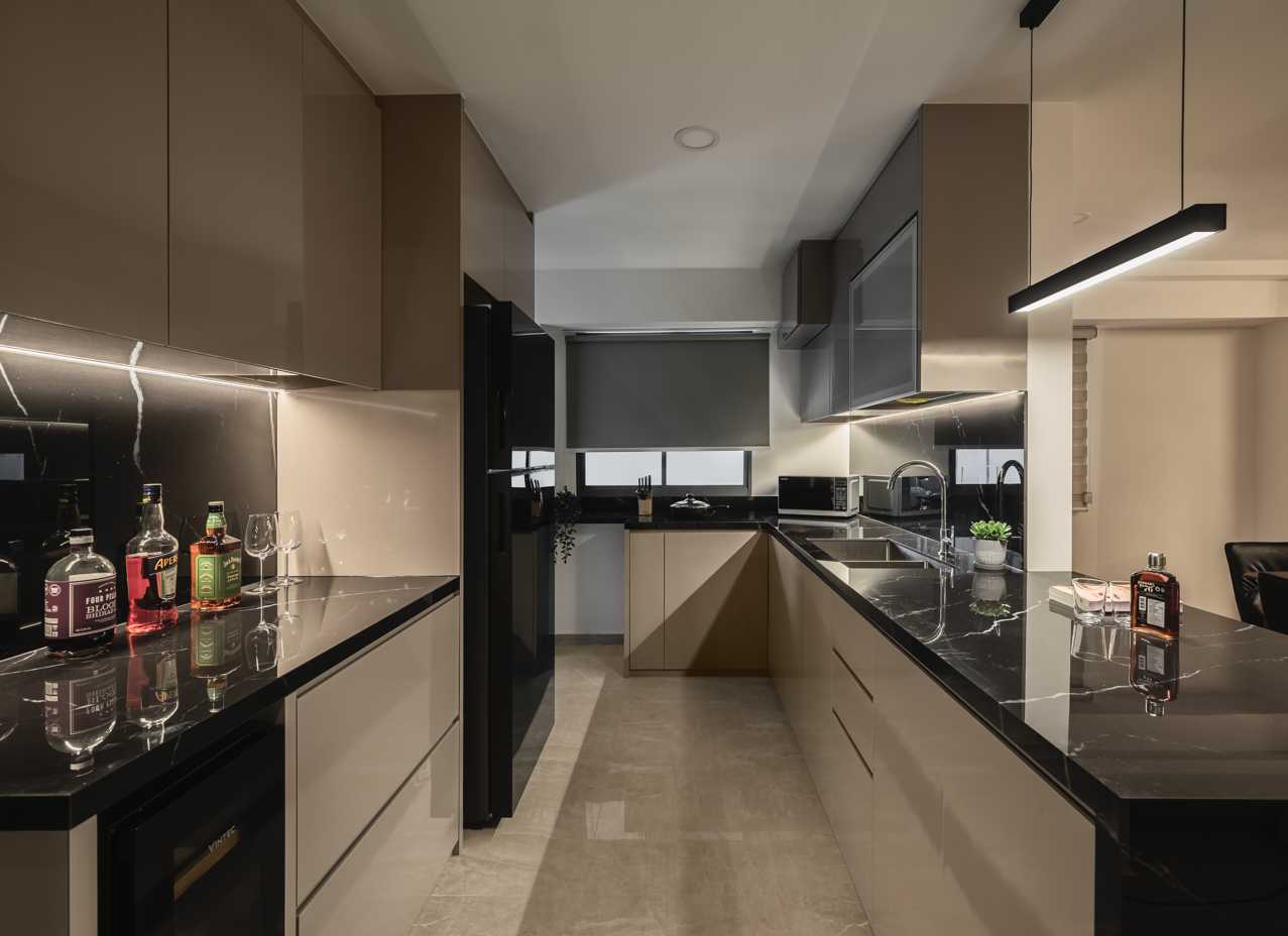 Modern Kitchen with Countertop and Kitchen Tap