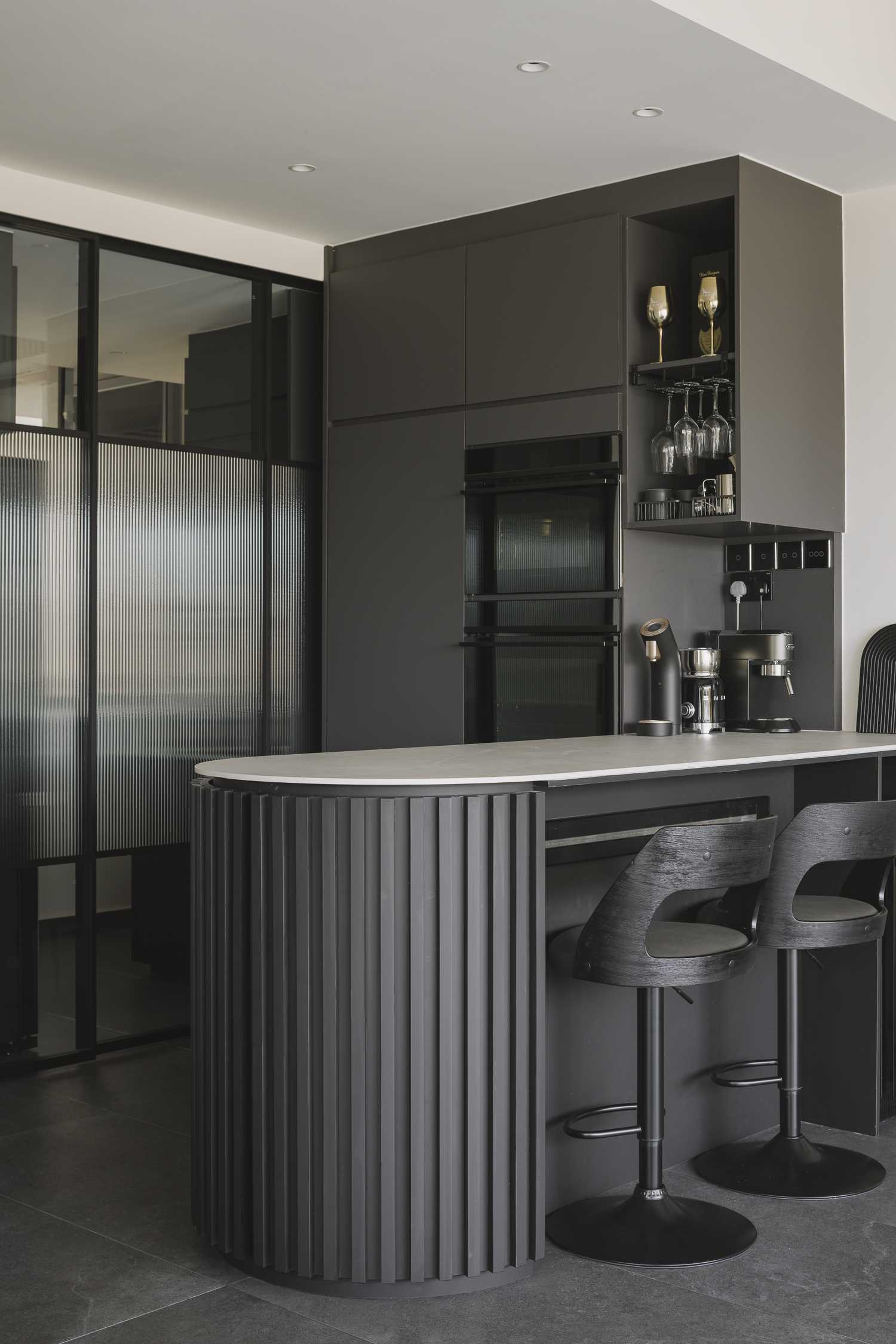 Modern Home Bar with Countertop and Bar Counter