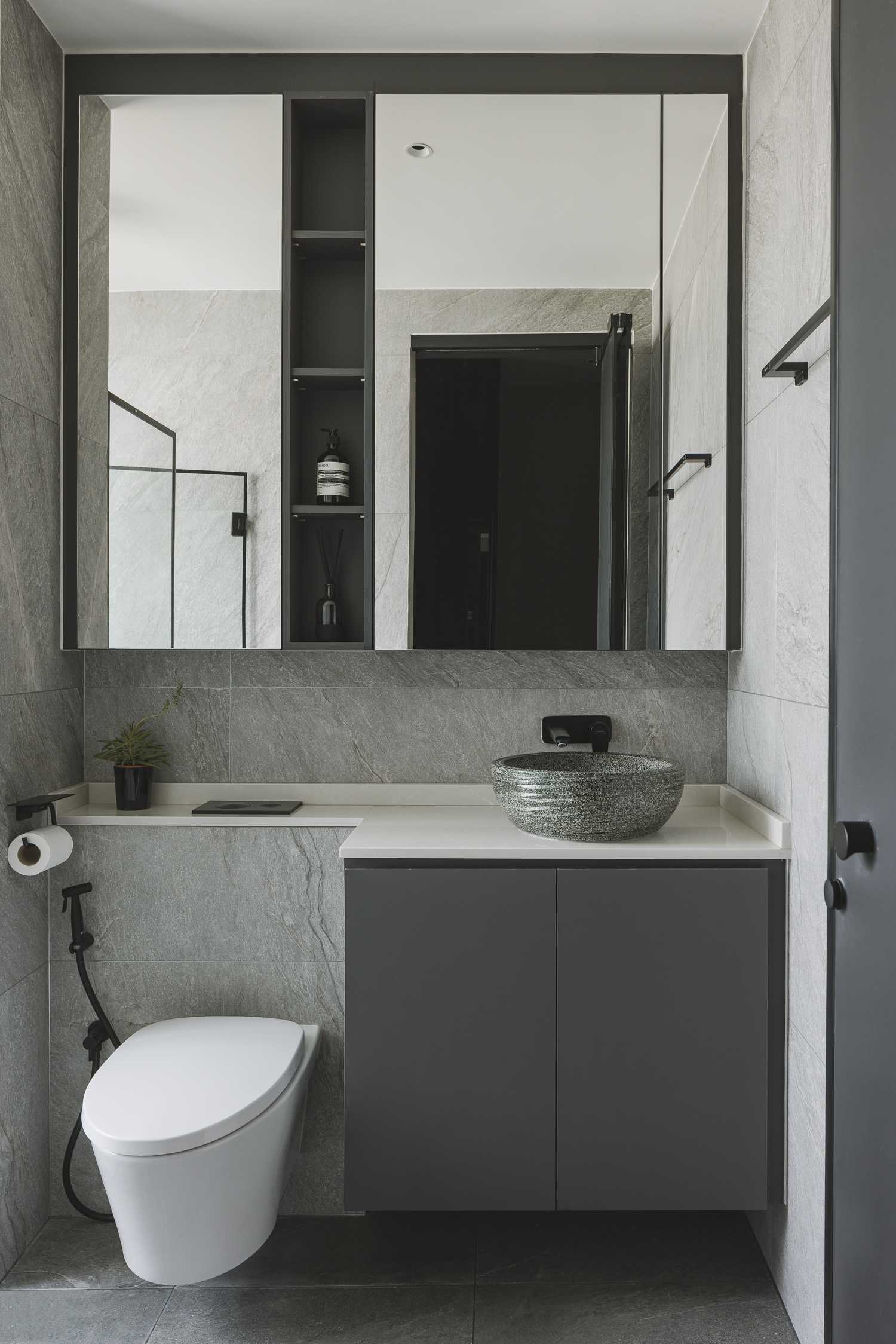 Modern Bathroom with Mirror and Bathroom Storage