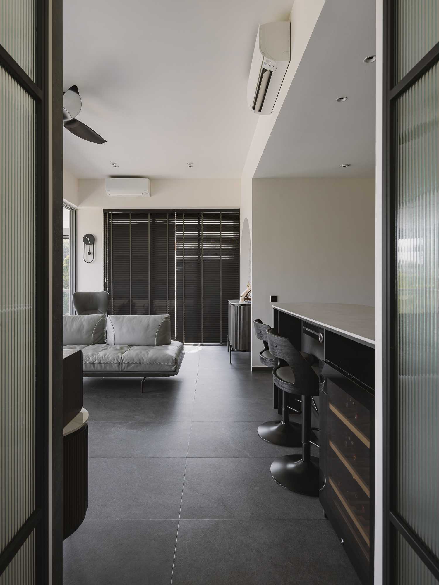 Modern Entryway with Bar Counter and Sofa