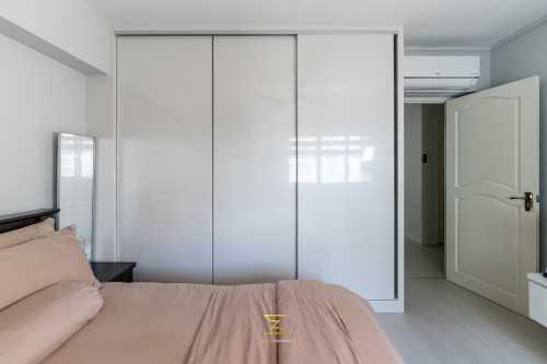 Contemporary Bedroom at 645 Pasir Ris