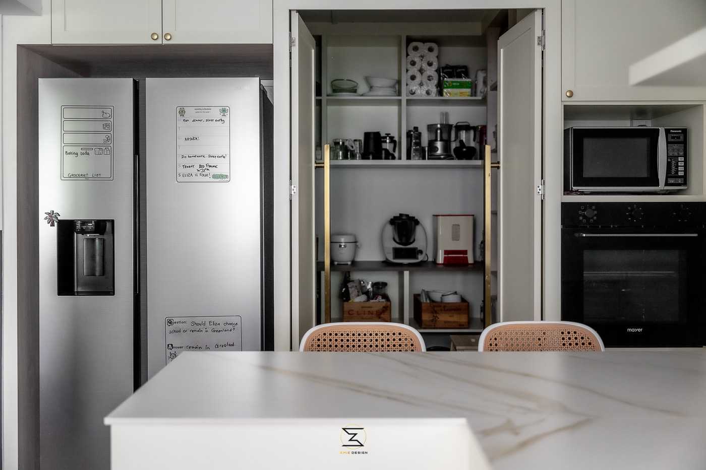 Country Kitchen with Kitchen Island and Open Kitchen