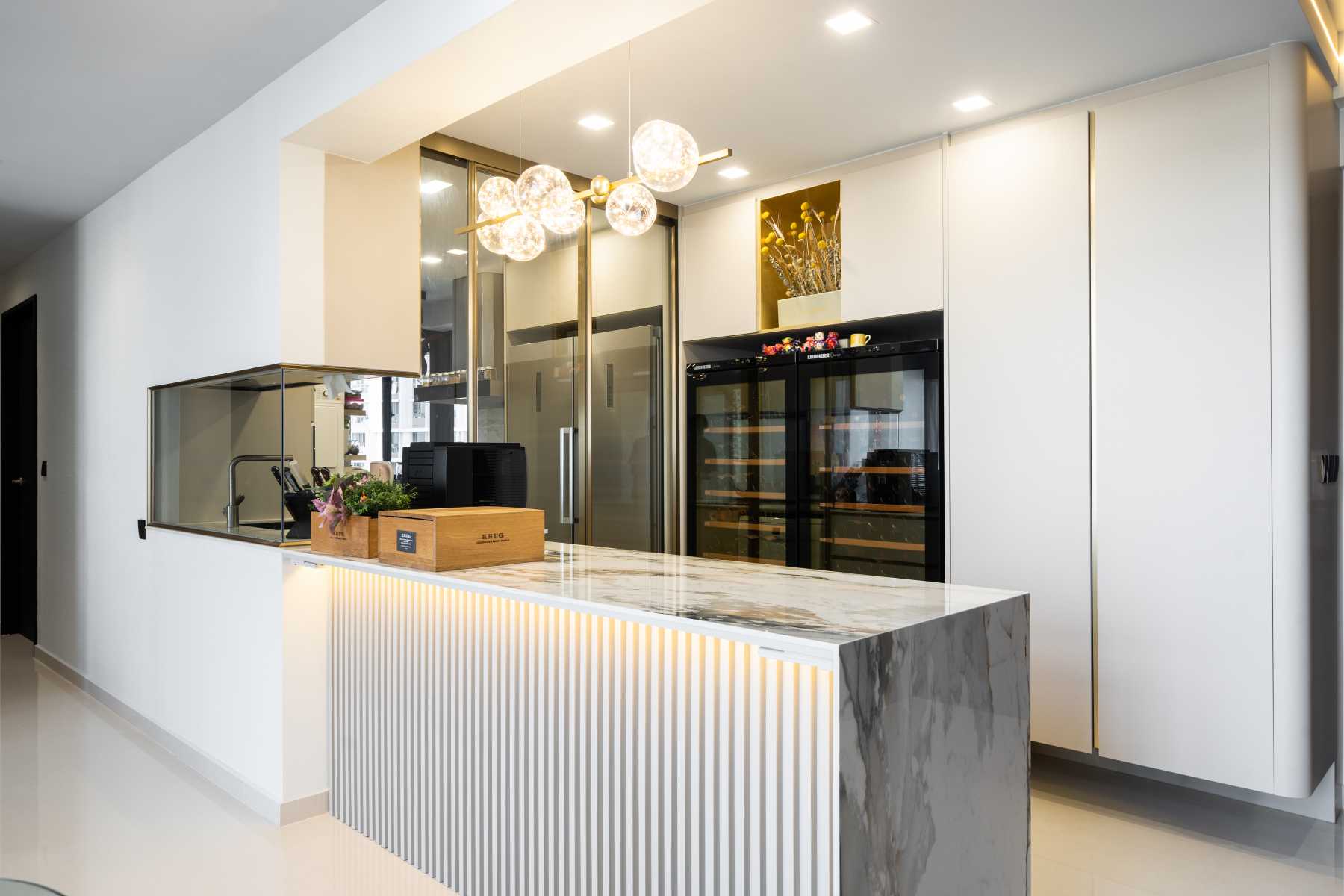 Modern Kitchen with Homogeneous Tiles and Kitchen Window