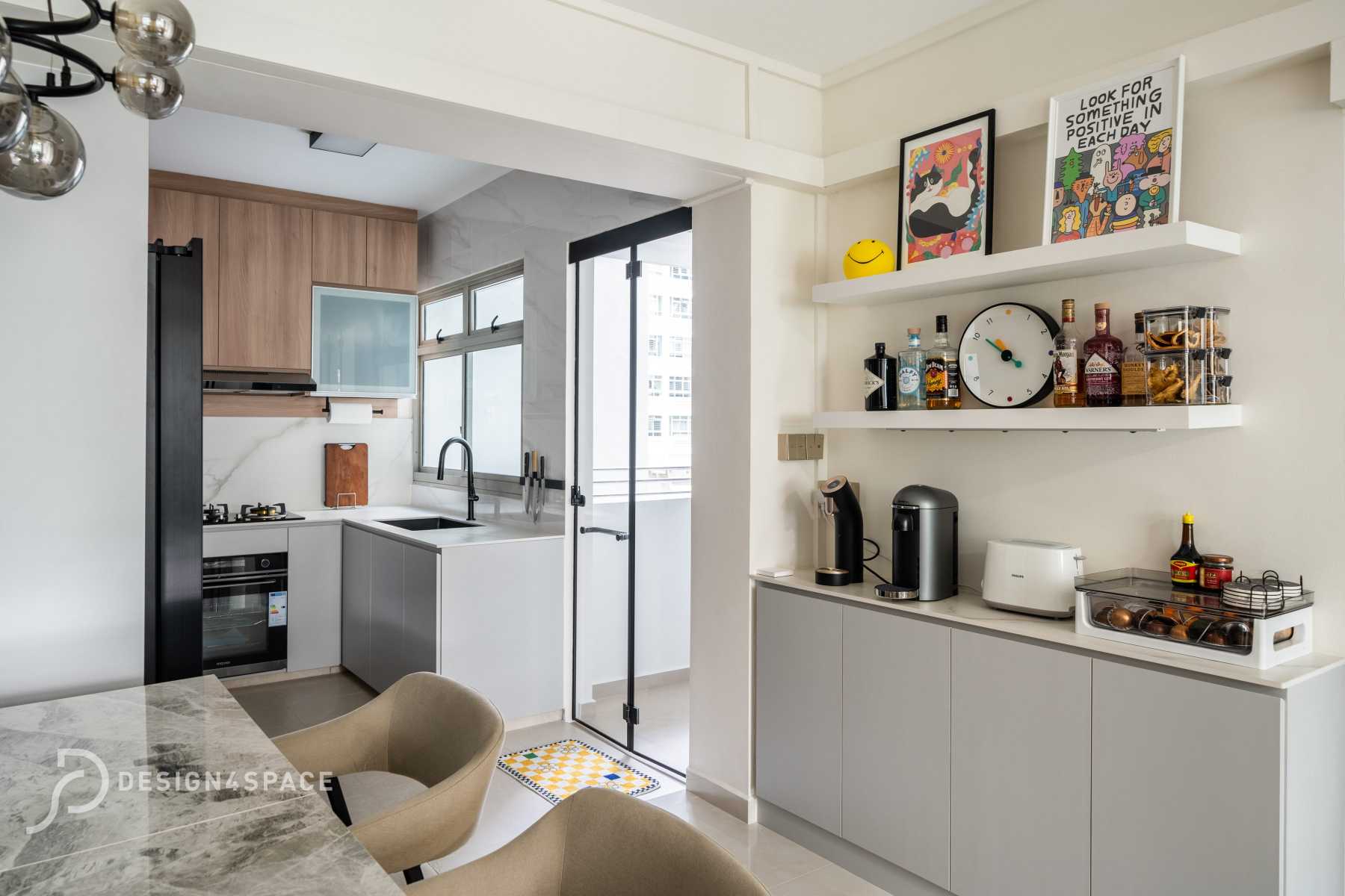 Modern Dining Room with Dining Table and Dining Chairs