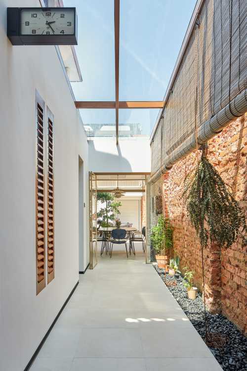 Eclectic Hallway at Everitt Road North