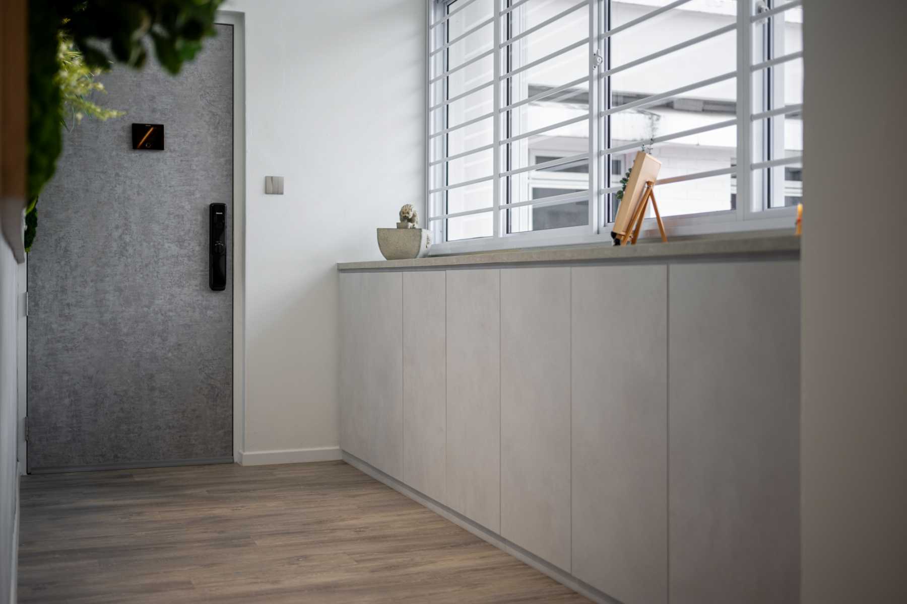 Contemporary Balcony with Vinyl Flooring and Window Grille