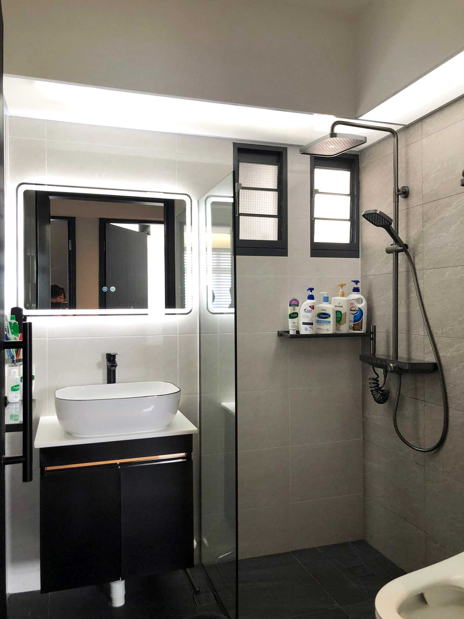 Scandinavian Bathroom with Marble Floor and Mirror