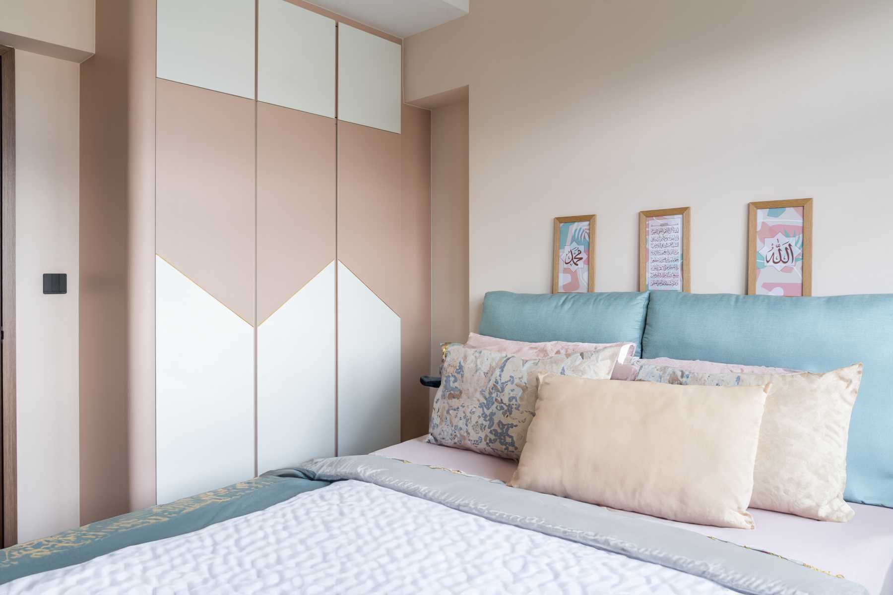 Modern Bedroom with Platform Bed and Homogeneous Tiles