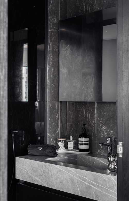 Modern Bathroom at Tanjong Pagar Plaza