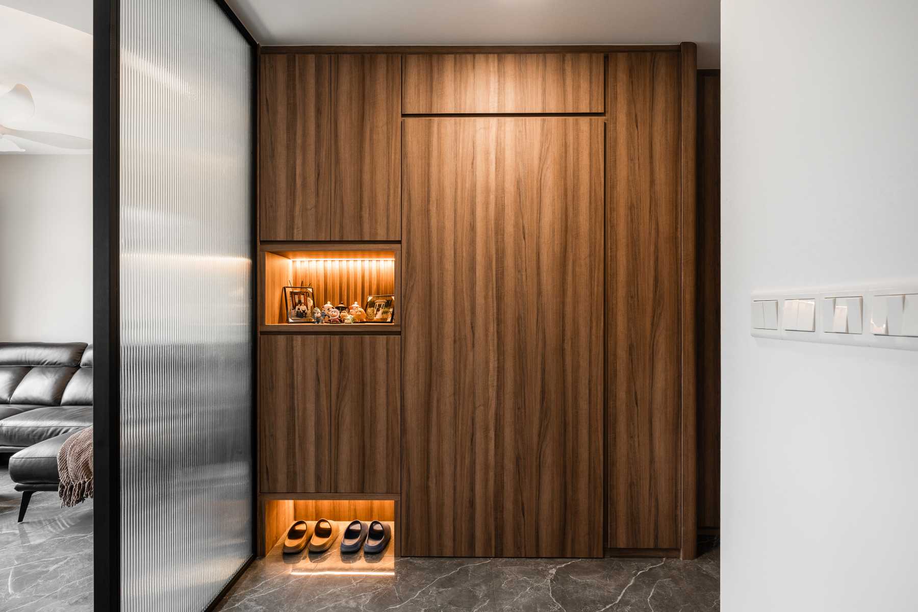 Modern Entryway with Mirror and Seating Bench