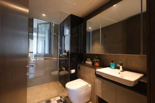 Minimalist Bathroom at Parc Esta