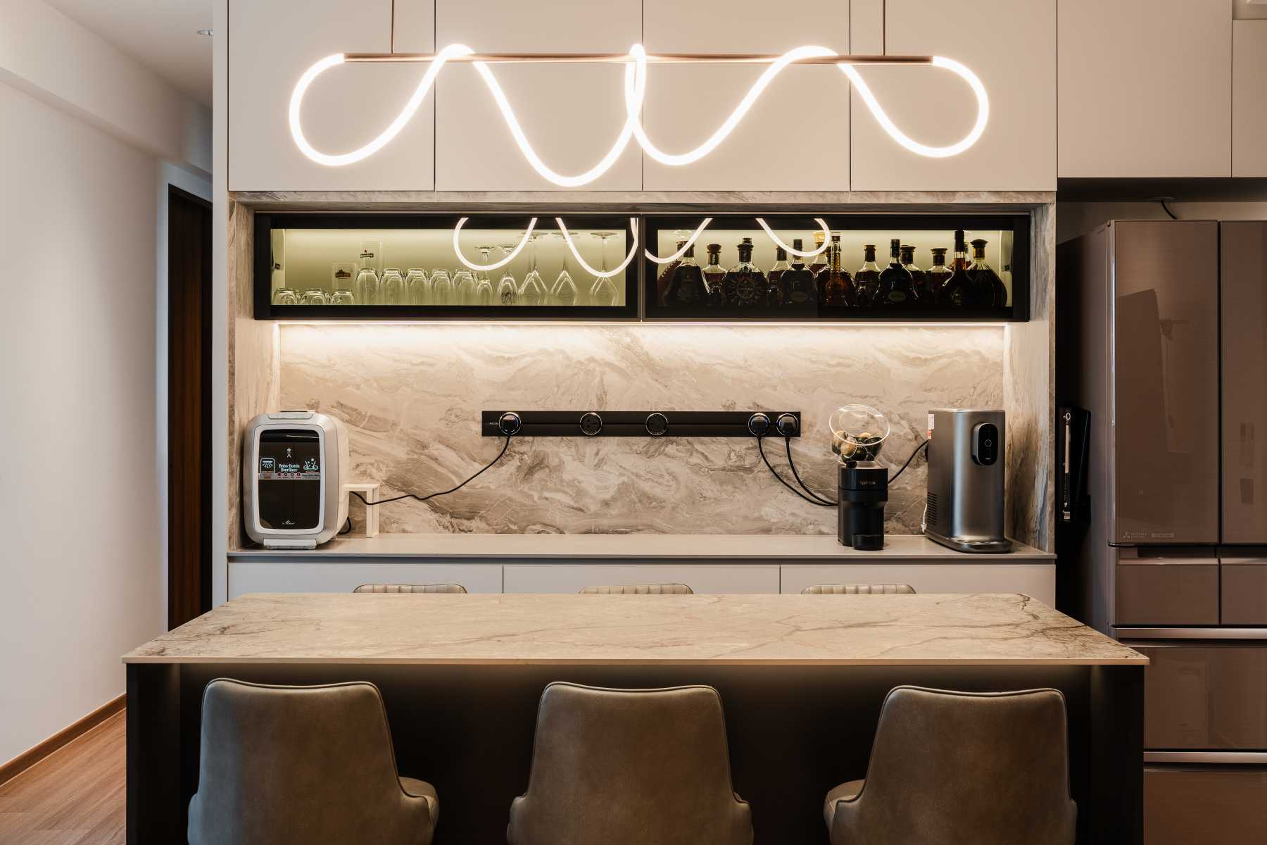 Contemporary Kitchen with Kitchen Backsplash and Kitchen Accessories
