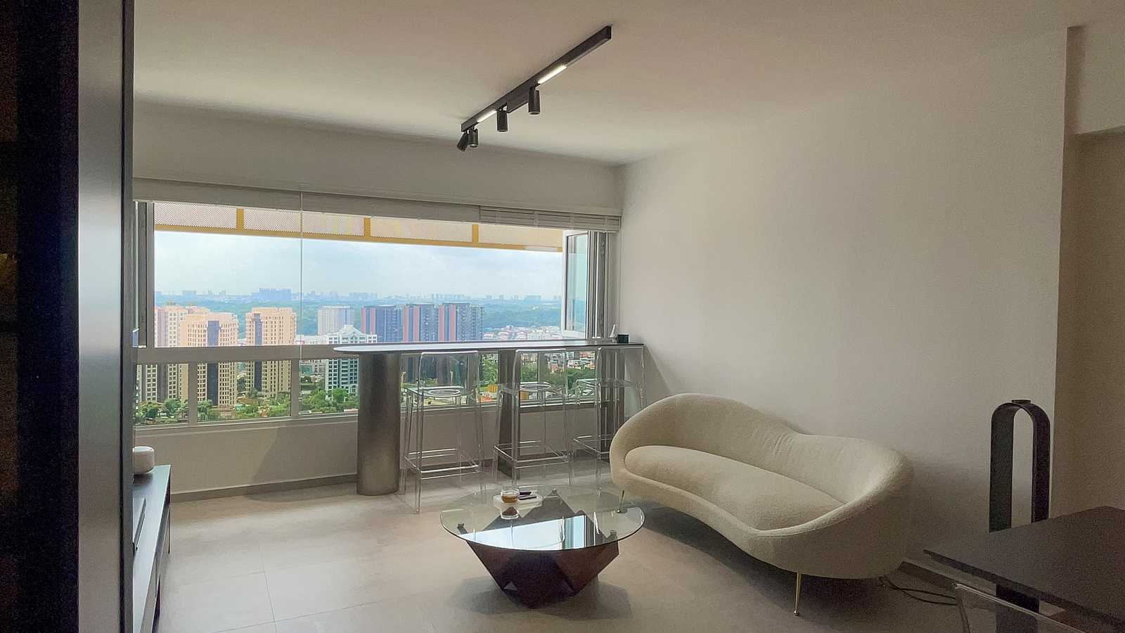 Modern Living Room with Countertop and Homogeneous Tiles