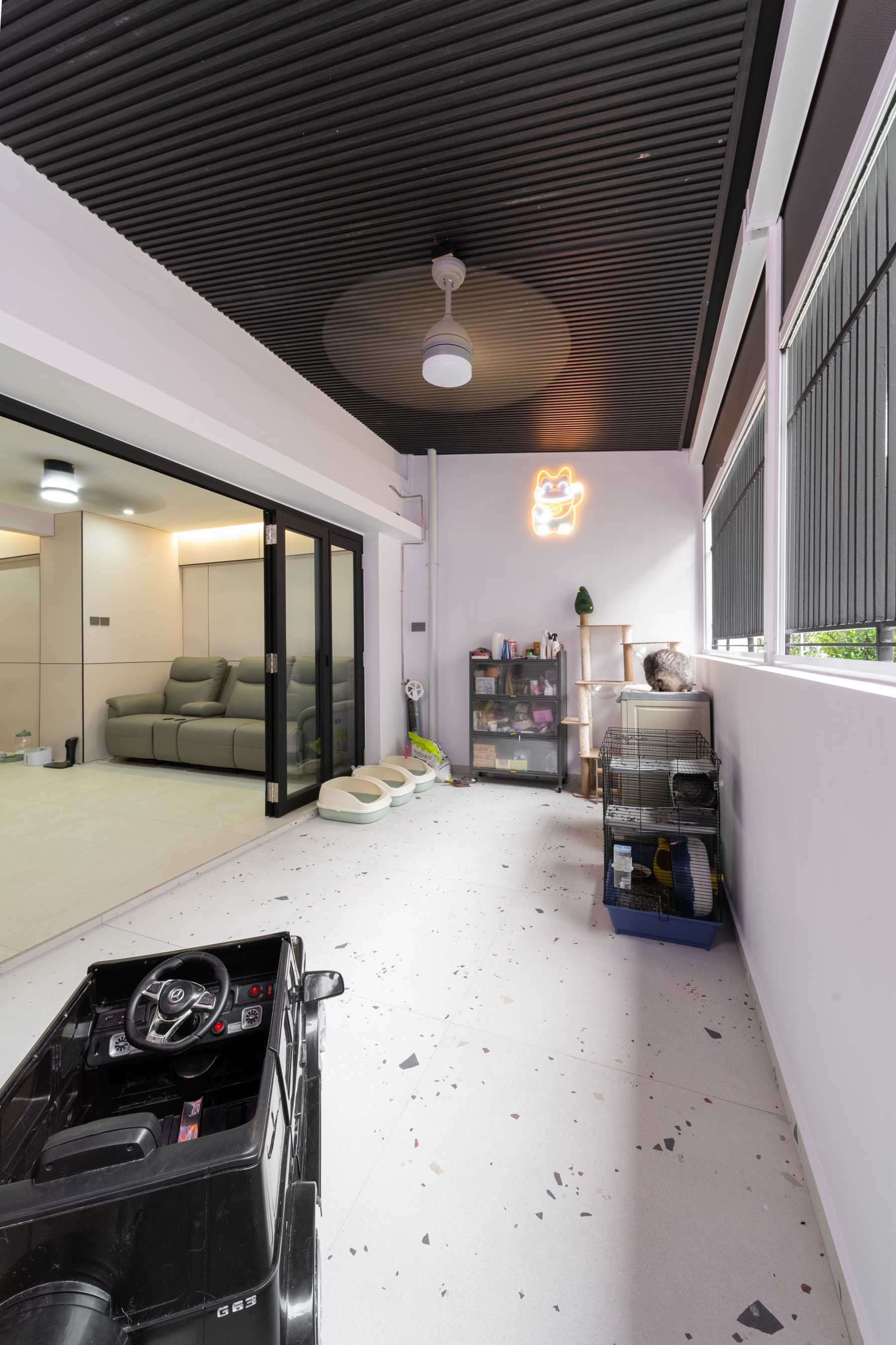 Modern Balcony with Bay Window and Window Grille