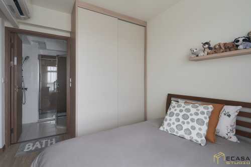Scandinavian Bedroom at Northshore Drive