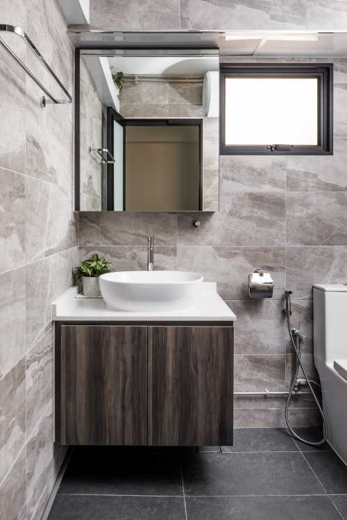 Modern Bathroom at Admiralty