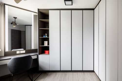 Modern Bedroom at Admiralty