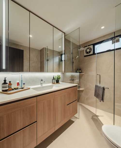 Modern Bathroom at 369 Holland Road (Lucas)