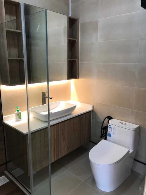 Minimalist Bathroom at Yishun