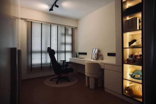 Contemporary Home Office at 638 Tampines Street 62