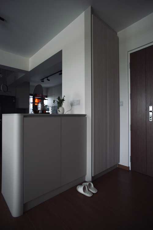 Contemporary Hallway at 638 Tampines Street 62