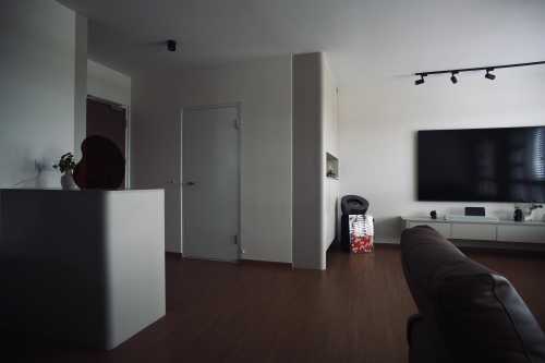 Contemporary Living Room at 638 Tampines Street 62