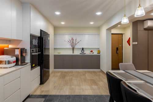 Modern Kitchen at Resale EM @ Dakota