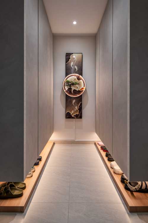 Contemporary Entryway at 506 serangoon north