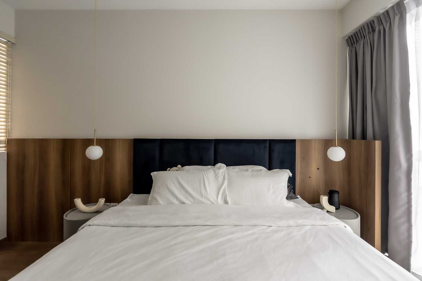 Modern Bedroom with Feature Wall and Queen Bed