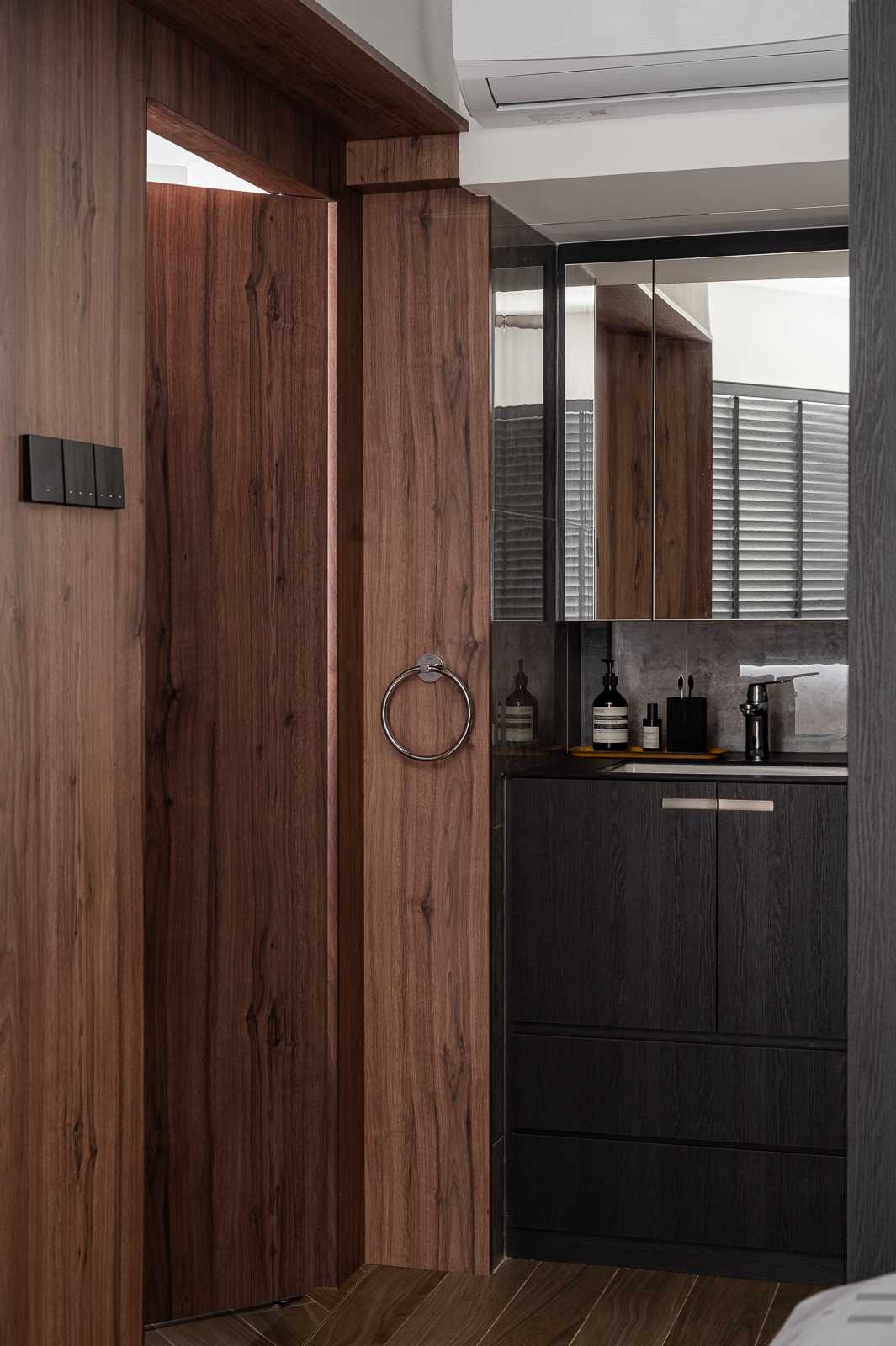 Contemporary Bathroom with Countertop and Wood Flooring