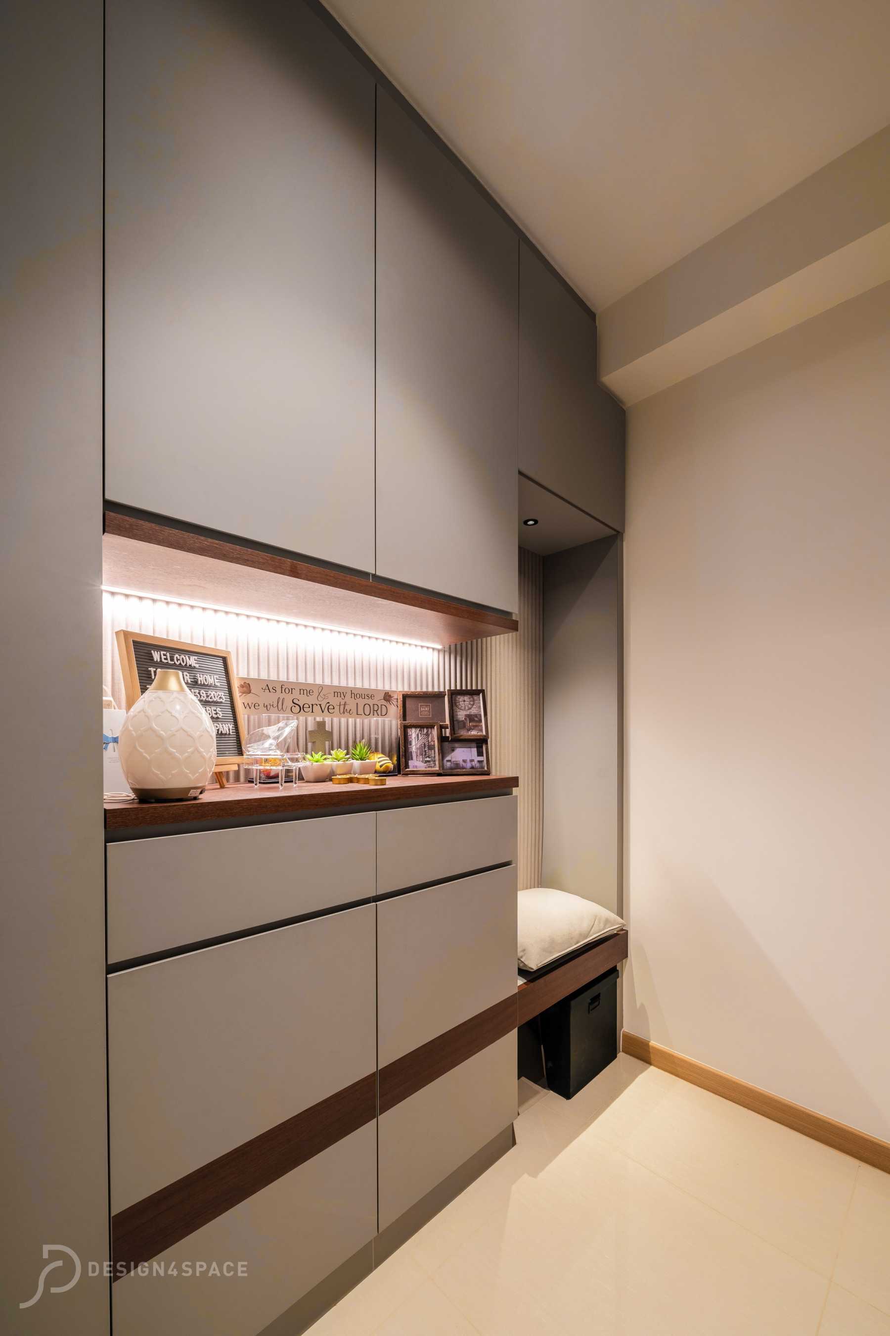 Contemporary Entryway with Mirror and Seating Bench