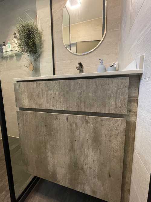 Asian Bathroom at 111B Plantation Crescent
