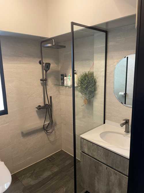 Asian Bathroom at 111B Plantation Crescent