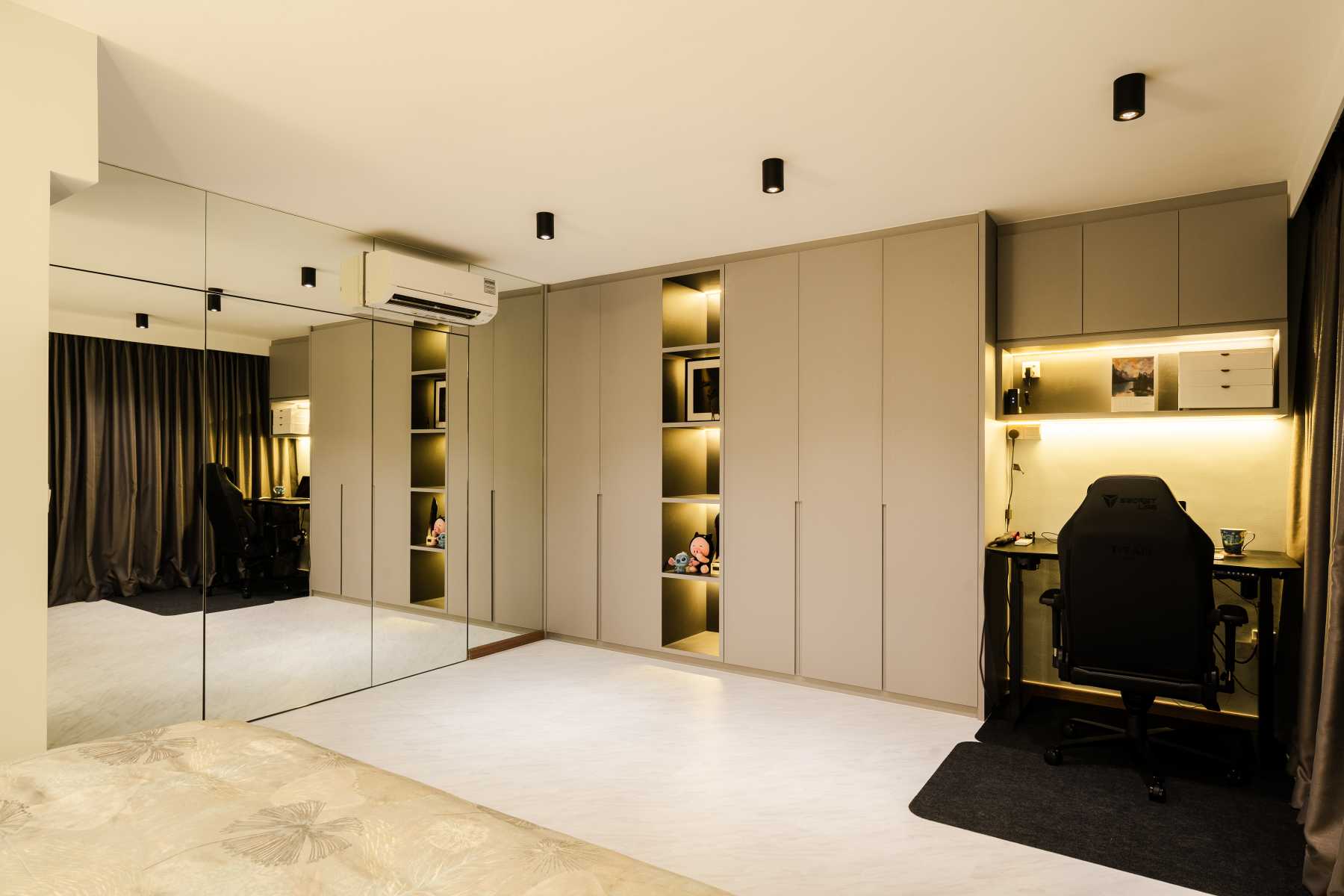 Modern Bedroom with Closet and Queen Bed