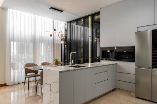 Modern Dining Room at Woodhaven