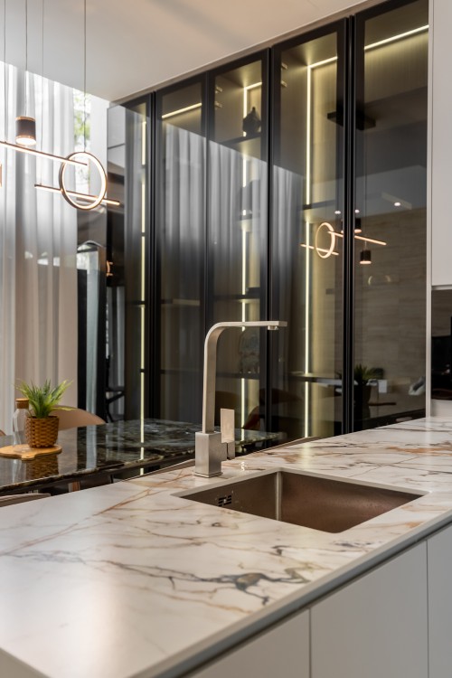 Modern Dining Room at Woodhaven