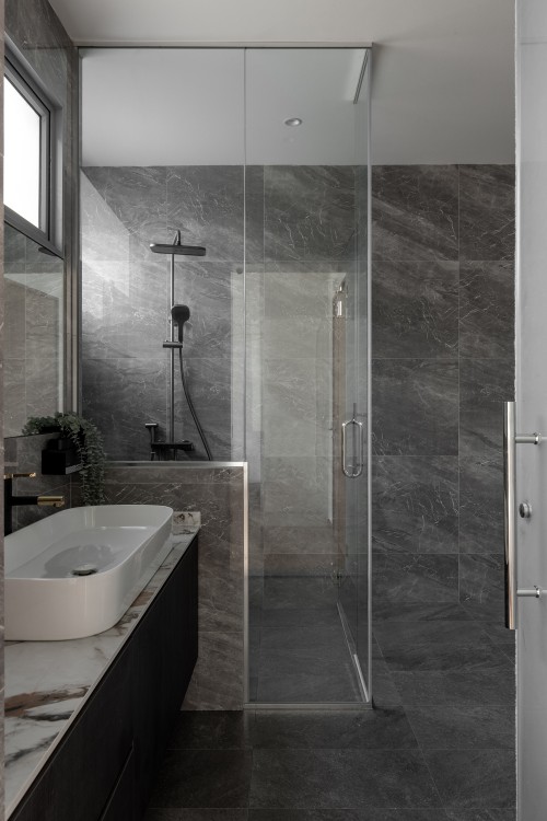 Modern Bathroom at Woodhaven