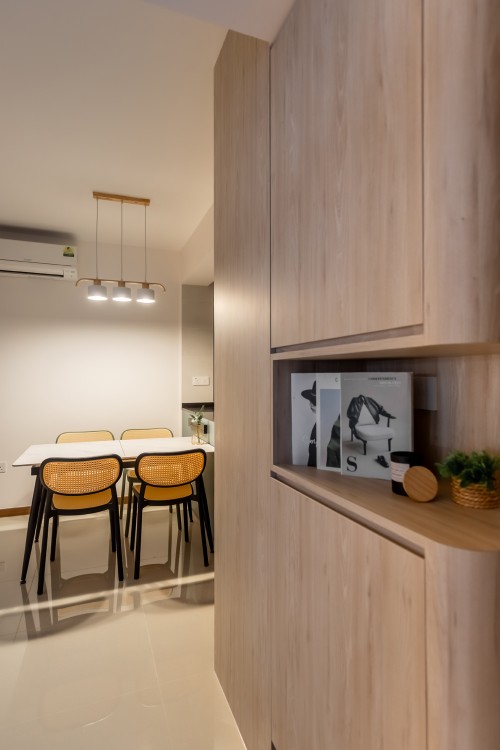 Modern Dining Room at Boon Lay Drive
