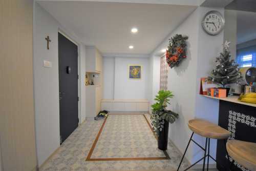 Vintage Entryway at 550 Pasir Ris