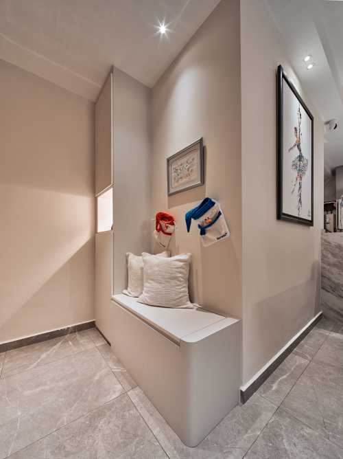 Modern Foyer at Waterview Condo