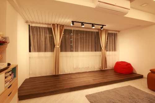 Modern Living Room at 535 Bukit Batok
