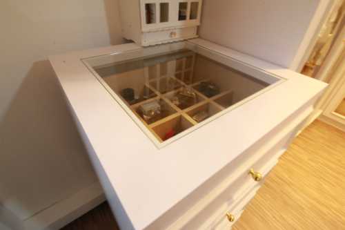 Modern Walk-in Wardrobe at 535 Bukit Batok