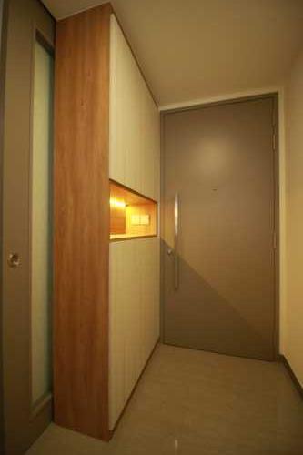 Contemporary Entryway at The Criterion