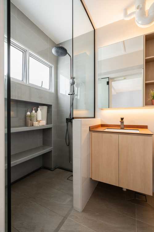 Scandinavian Bathroom at 583 Pasir Ris