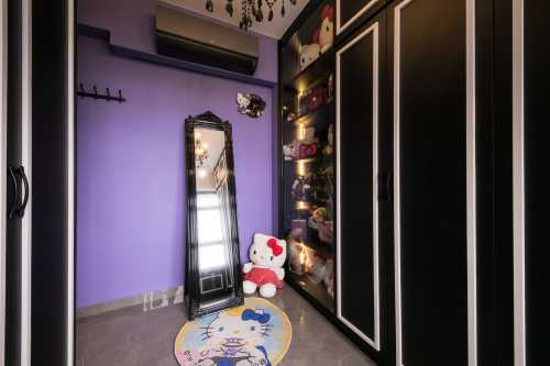 Contemporary Bedroom at 3 Bedroom BTO @ Clementi