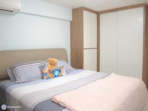 Vintage Bedroom at 4 Everton Park
