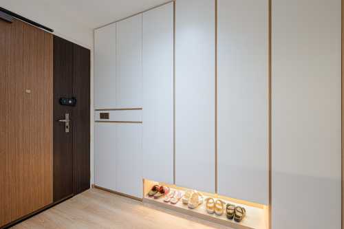 Modern Foyer at Bidadari