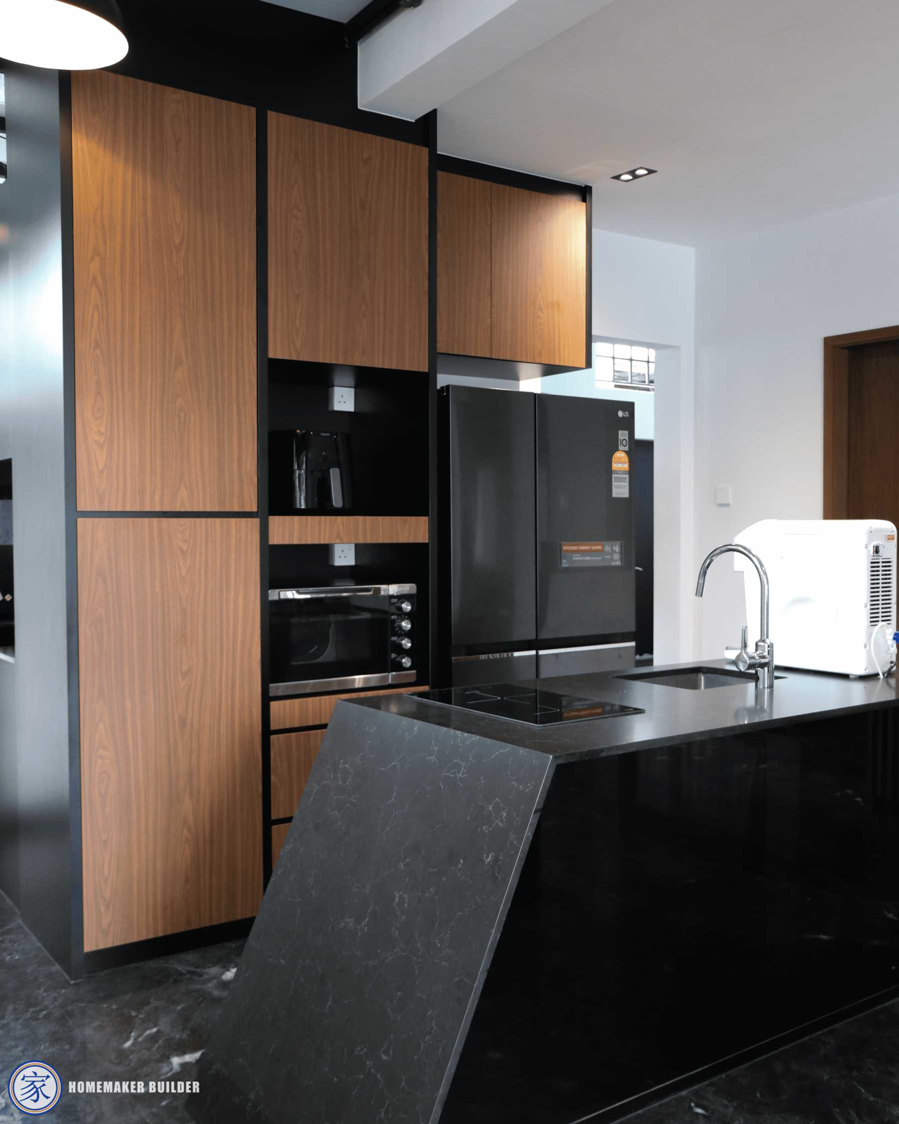 Modern Kitchen with Kitchen Island and Kitchen Accessories